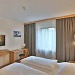 Aktivhotel Wildschuetz ホテル Altmünster