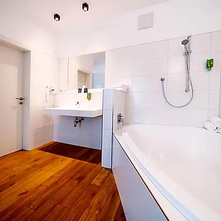 ホテル Aktivhotel Wildschuetz Altmünster
